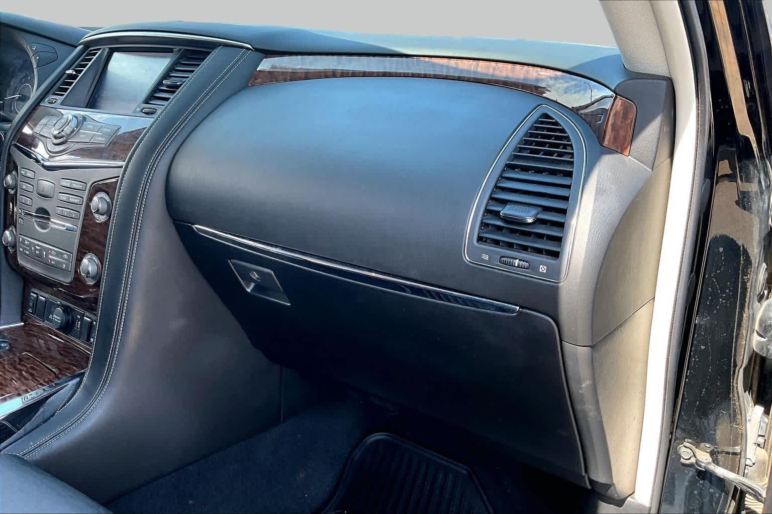 Used 2020 Super Black Nissan SL image 19