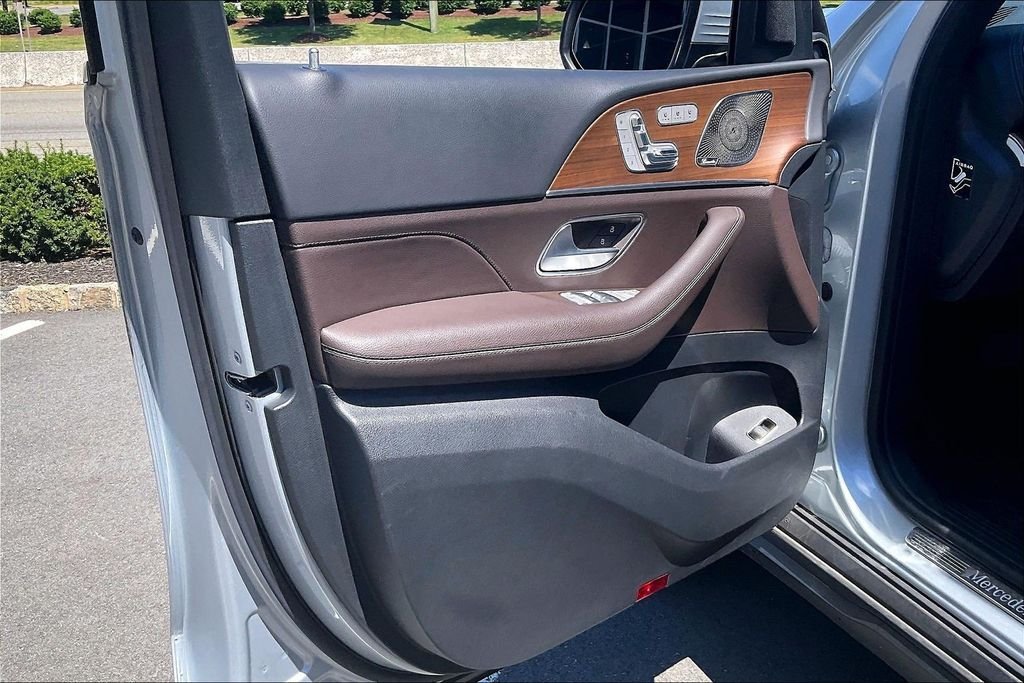 Certified Used 2023  Mercedes-Benz GLS 450 image 13