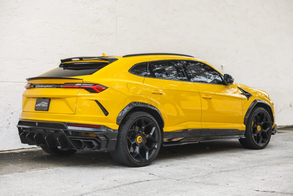 Used 2019 Yellow Lamborghini Base image 8
