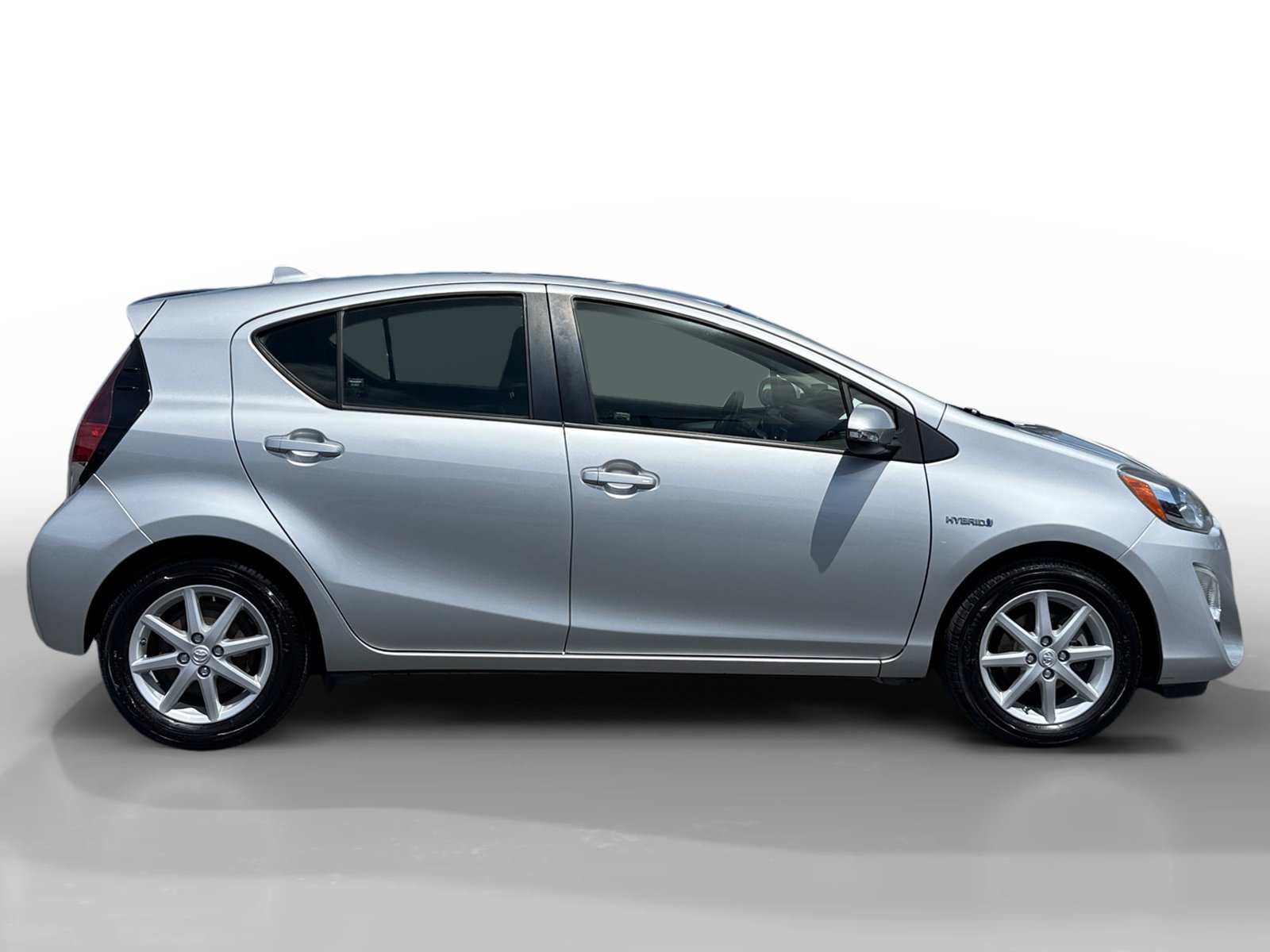 Used 2015  Toyota  image 6