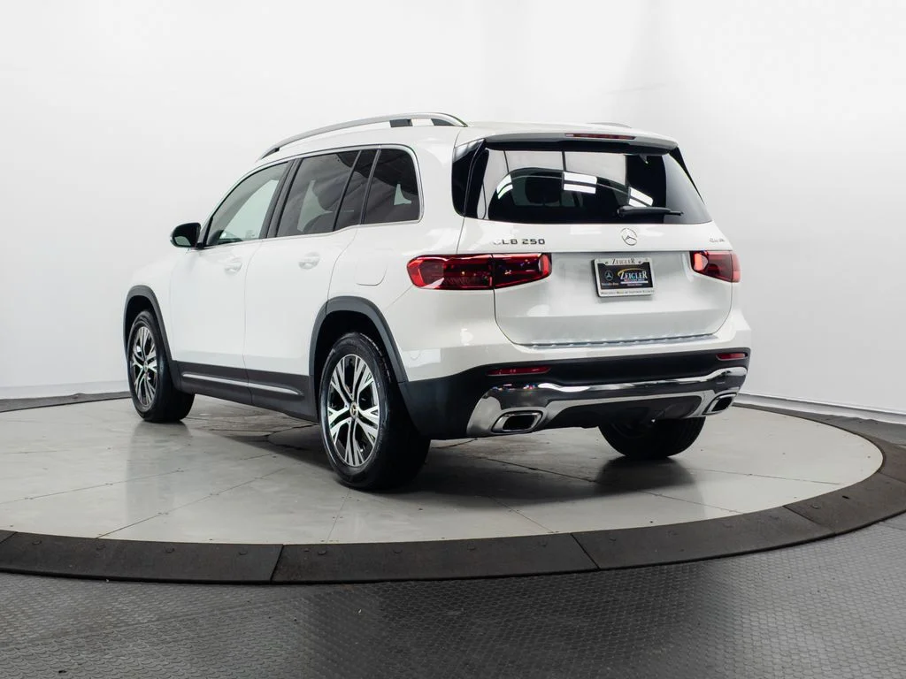 Certified Used 2026 Polar White Mercedes-Benz GLB 250 image 24