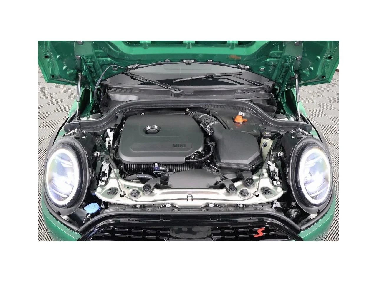 New 2026 British Racing Green IV Metallic MINI SIGNATURE PLUS image 9