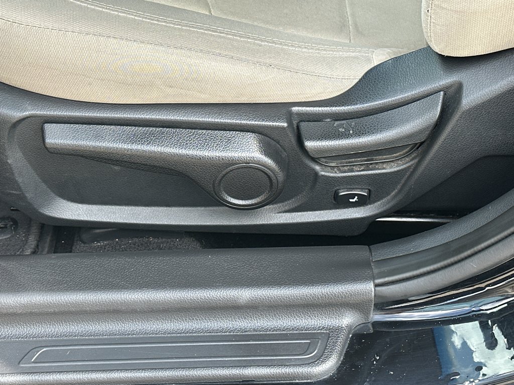 Used 2013 Ebony Black Kia LX image 25