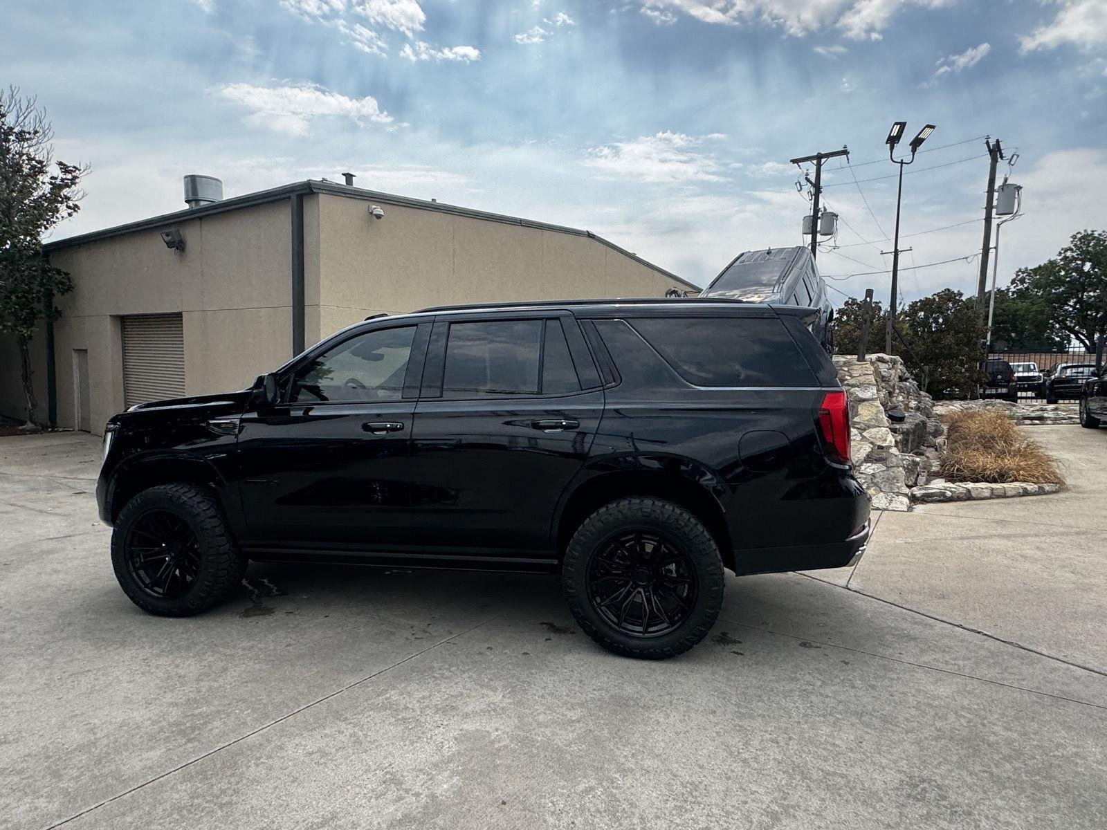 Used 2026 Onyx Black GMC AT4 Ultimate image 4