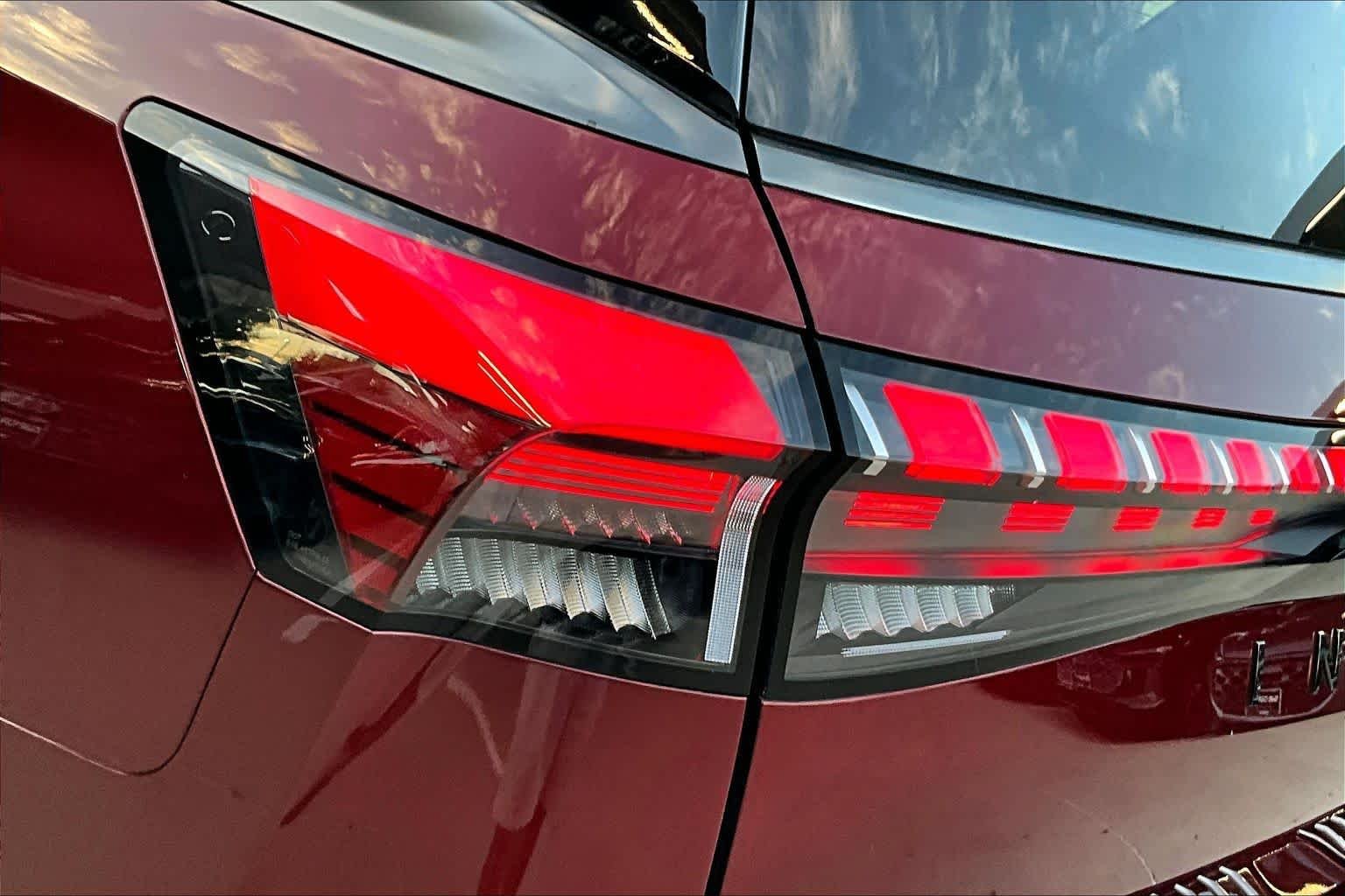 Used 2025 Coulis Red/Black Obsidian INFINITI AUTOGRAPH image 31