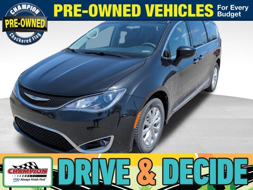2018 Chrysler Pacifica Touring L's photo