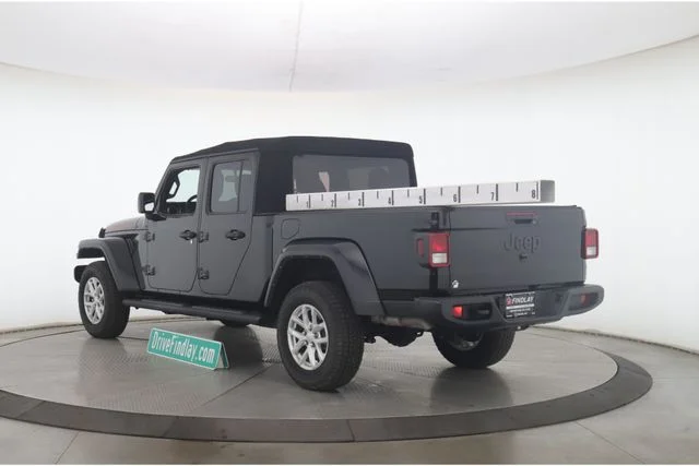 Used 2023 Black Jeep Sport S image 8