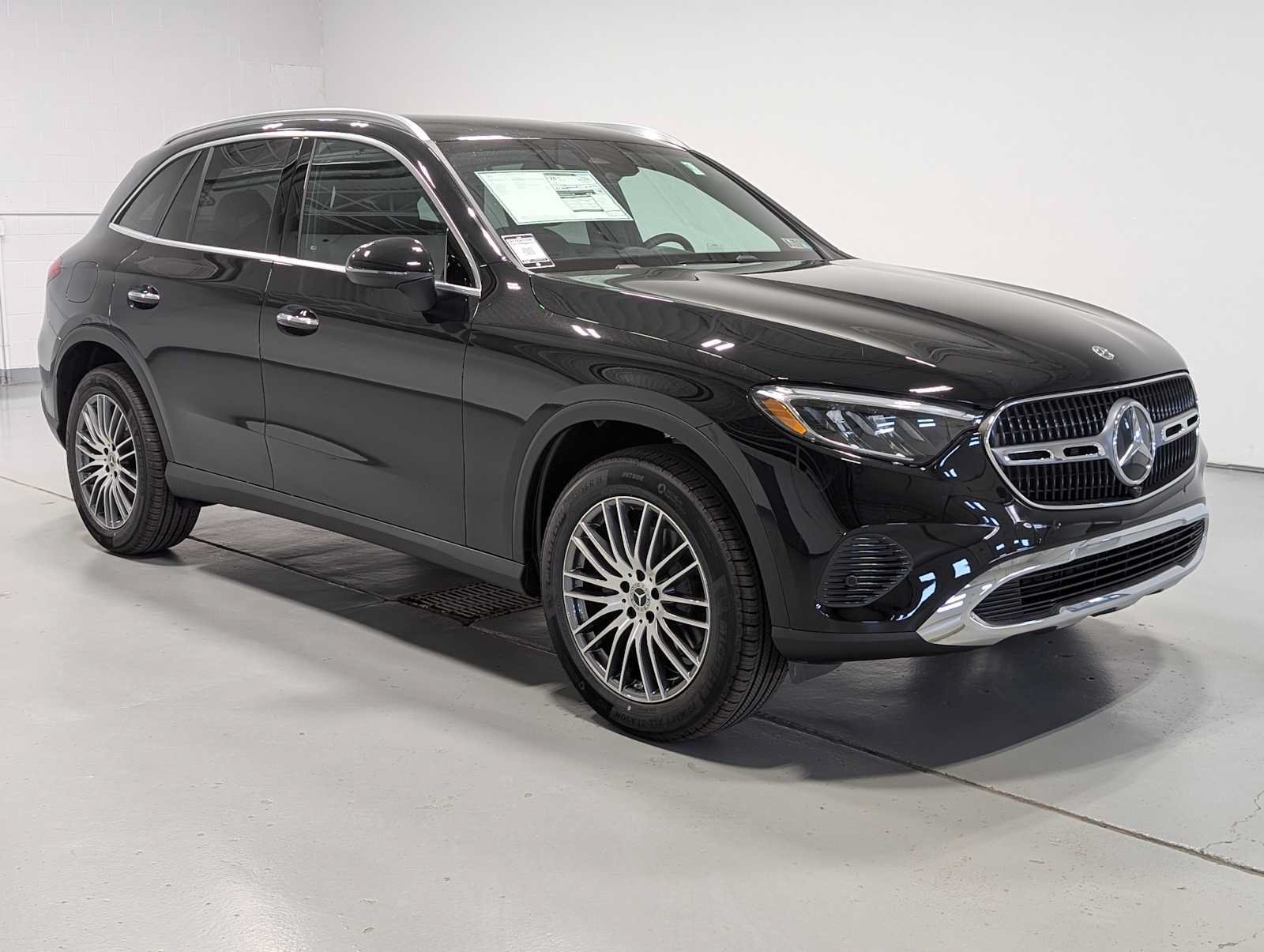 New 2026 Black Mercedes-Benz GLC 300 image 6