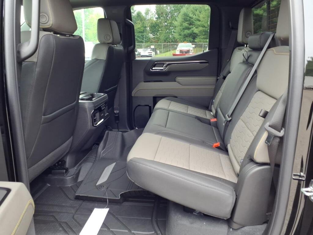 2026 Chevrolet Silverado 1500 ZR2 - Photo 6