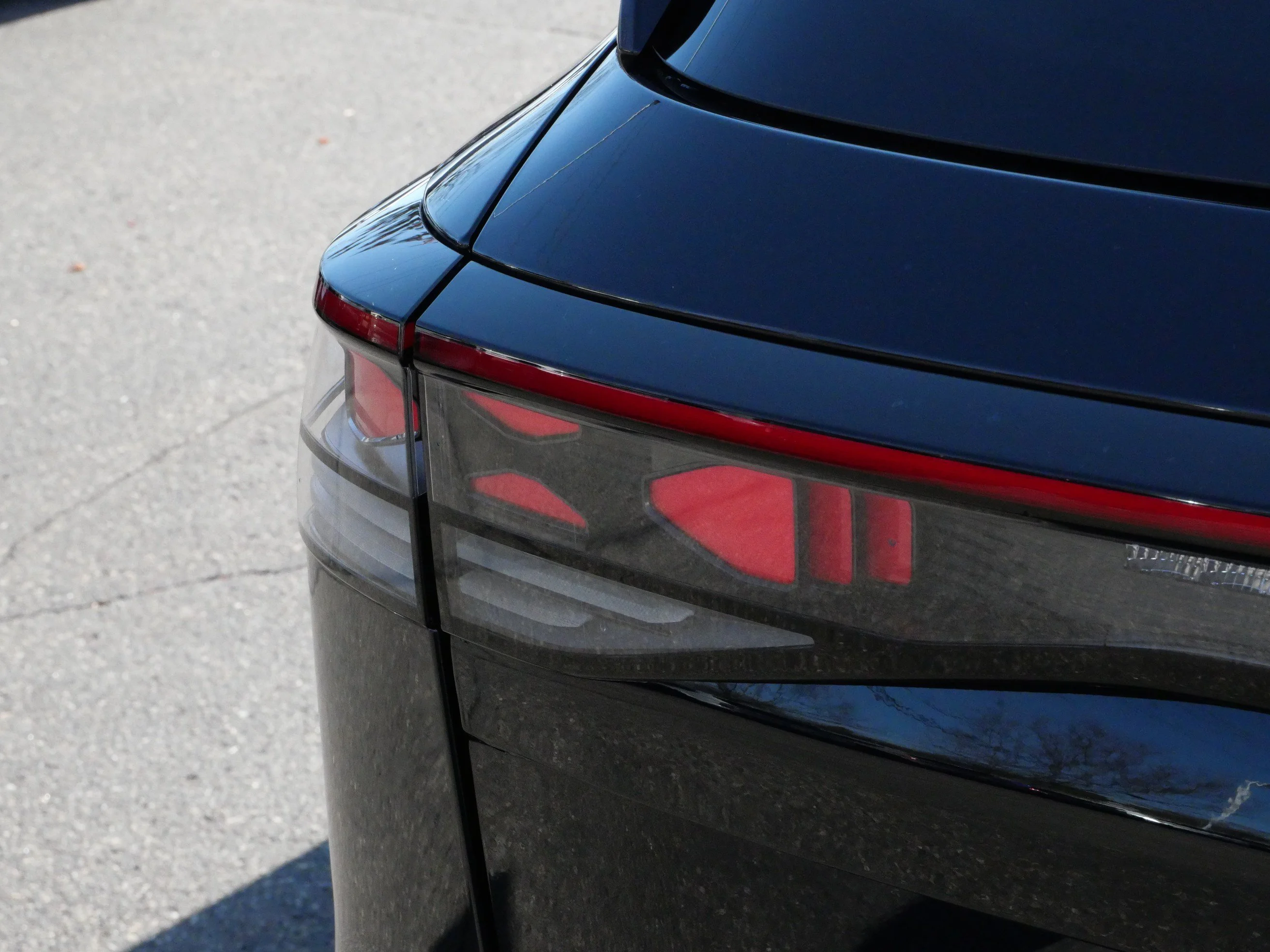 Used 2025 Deep Black Pearl Volkswagen SEL R-Line image 17