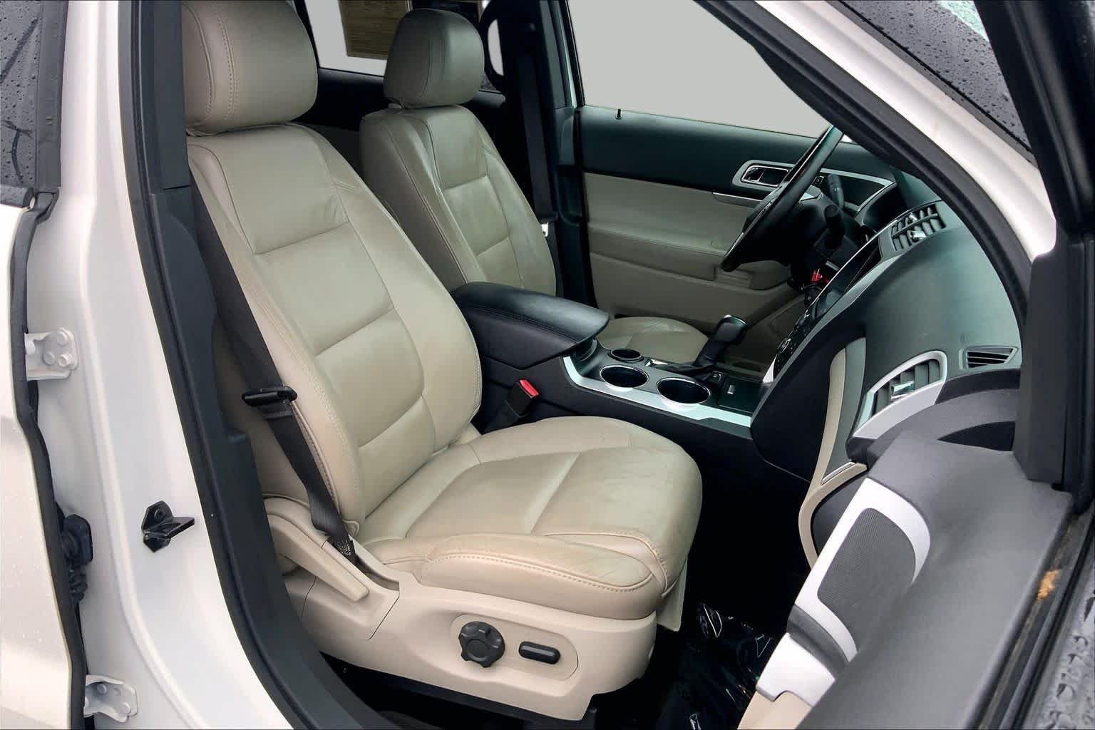 Used 2012 White Platinum Metallic Tri-coat Ford XLT image 8