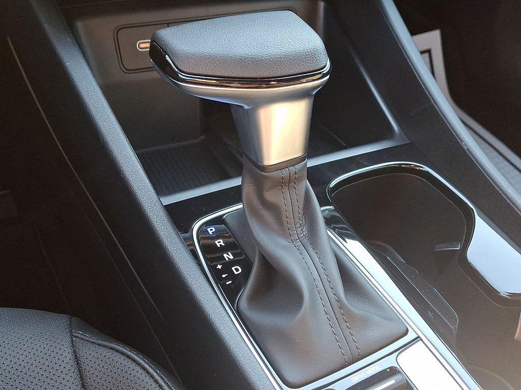 New 2026 Phantom Black Hyundai SEL Activity AWD image 7