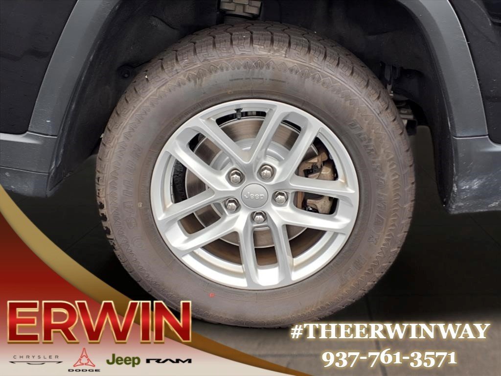 Used 2023 Black Jeep Laredo image 11