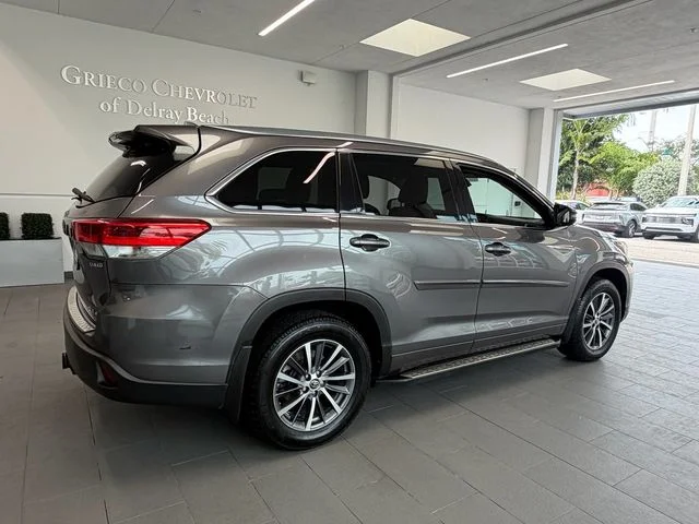 Certified Used 2017 Gray Toyota XLE image 11