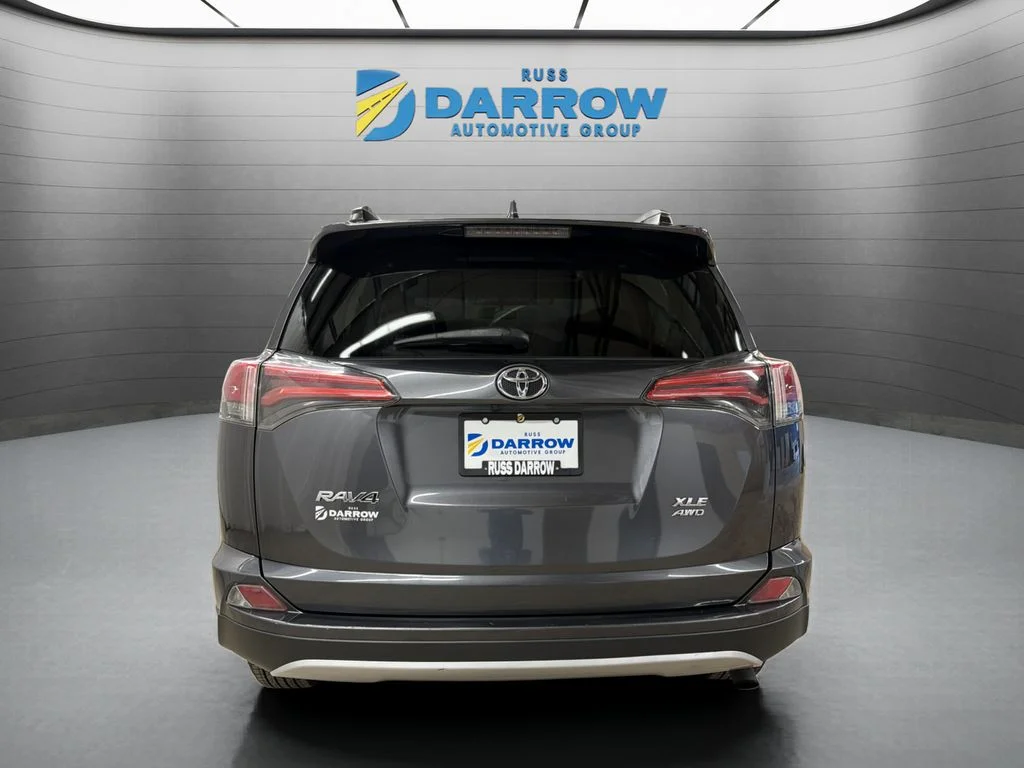 Used 2016 Gray Toyota XLE image 4