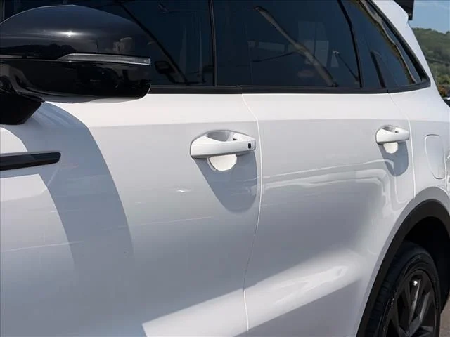 Used 2022 White Kia X-Line EX image 9