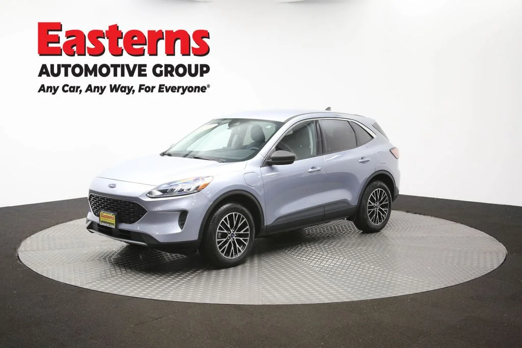Used 2022 Blue Ford SE image 57