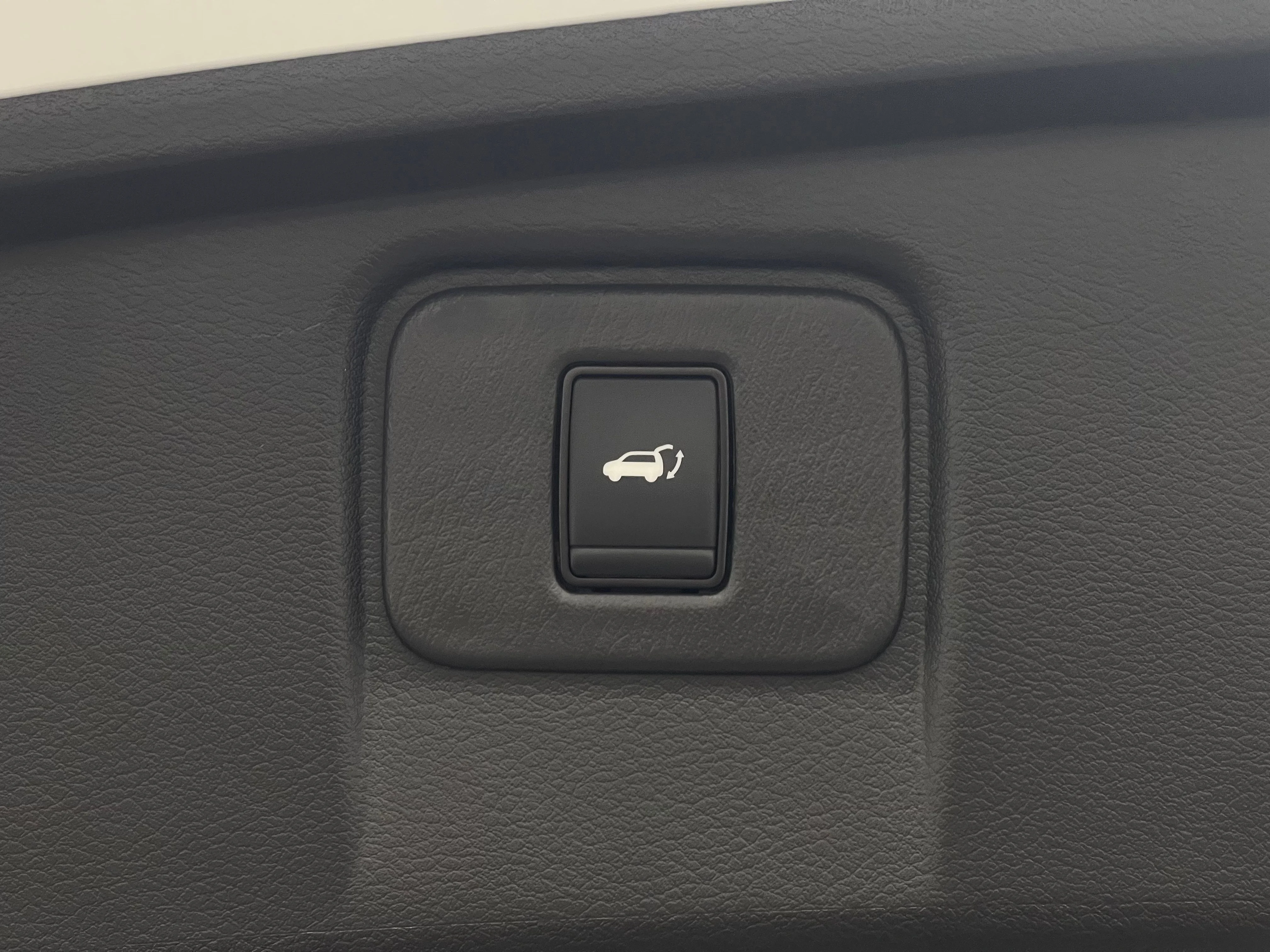 Used 2024 Pearl White Tricoat Nissan SL image 12
