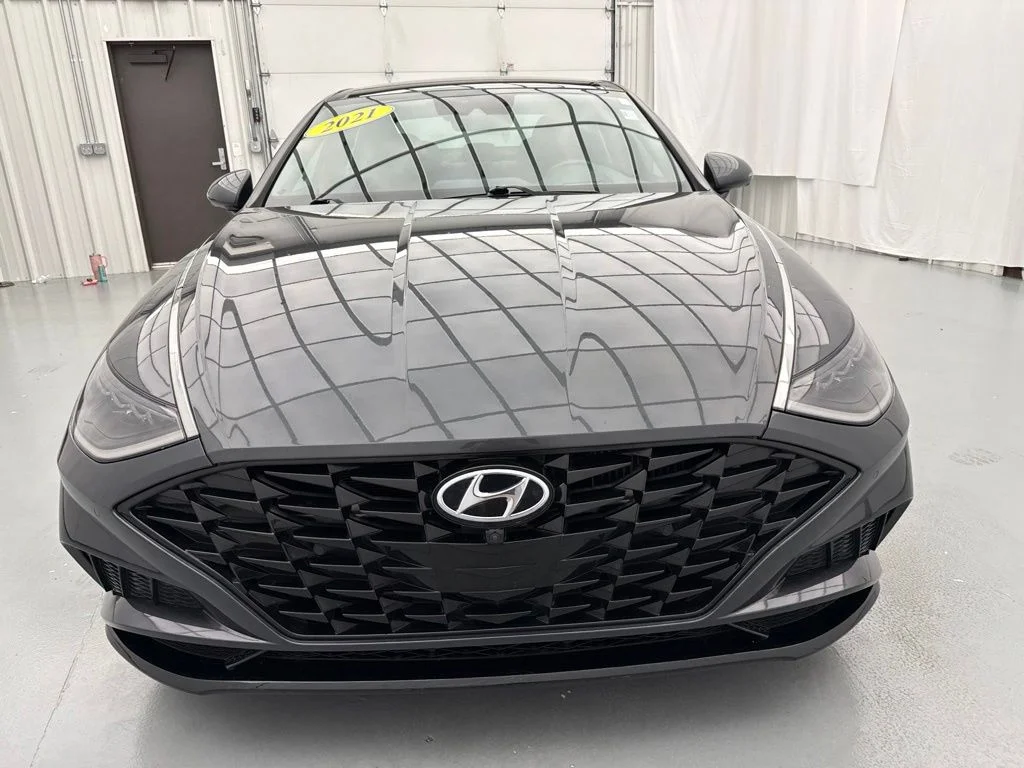 Used 2021 Gray Hyundai Limited image 2