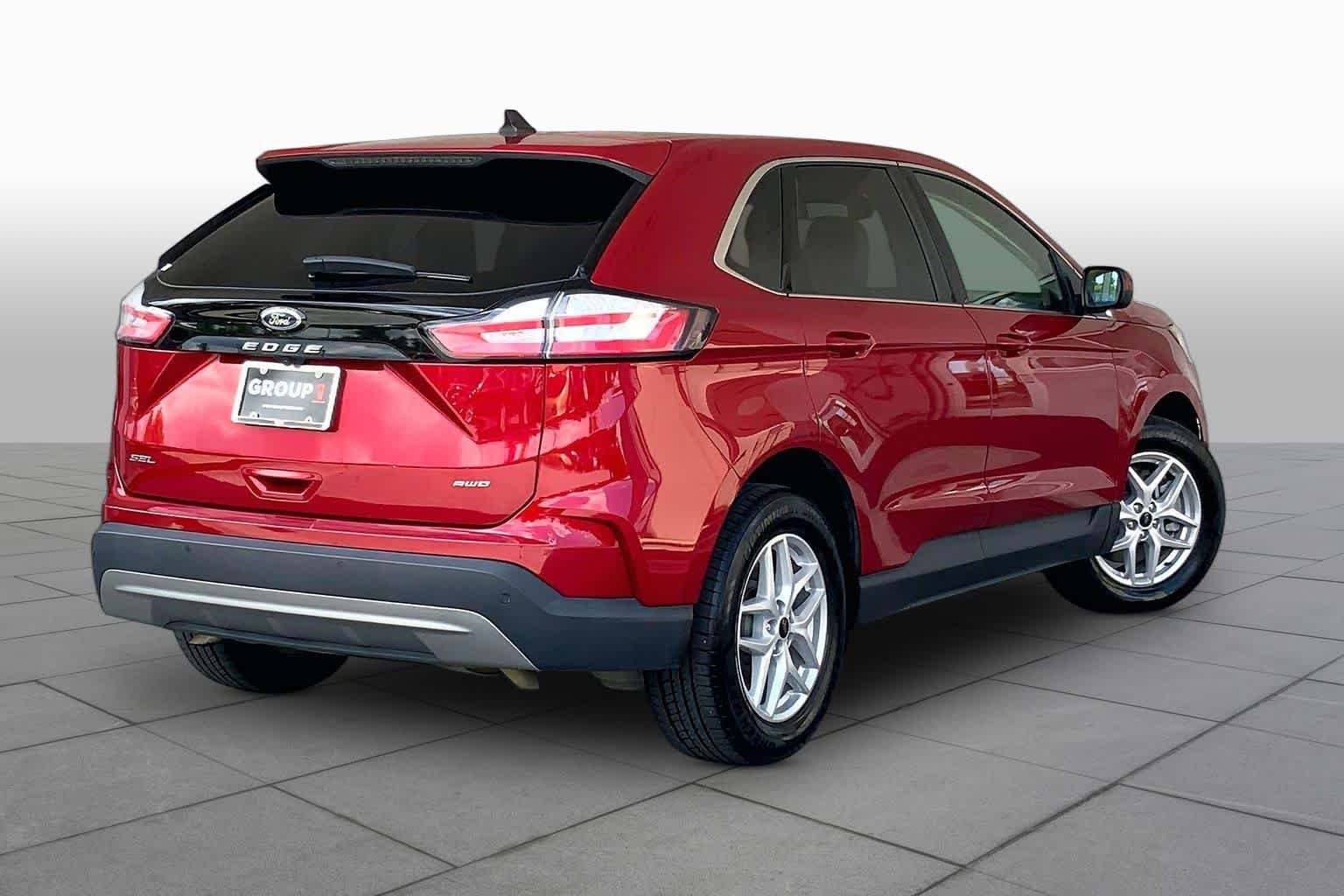 Used 2024 Rapid Red Metallic Tinted Clearcoat Ford SEL image 13