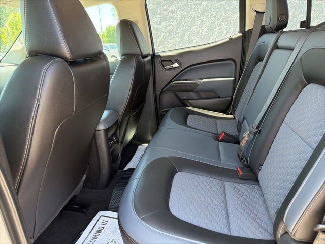Used 2018 Silver Ice Metallic Chevrolet 4WD Z71 image 15