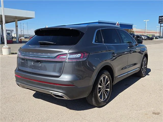 Used 2022 Silver Radiance Metallic Clearcoat Lincoln Standard Front-Wheel Drive image 3