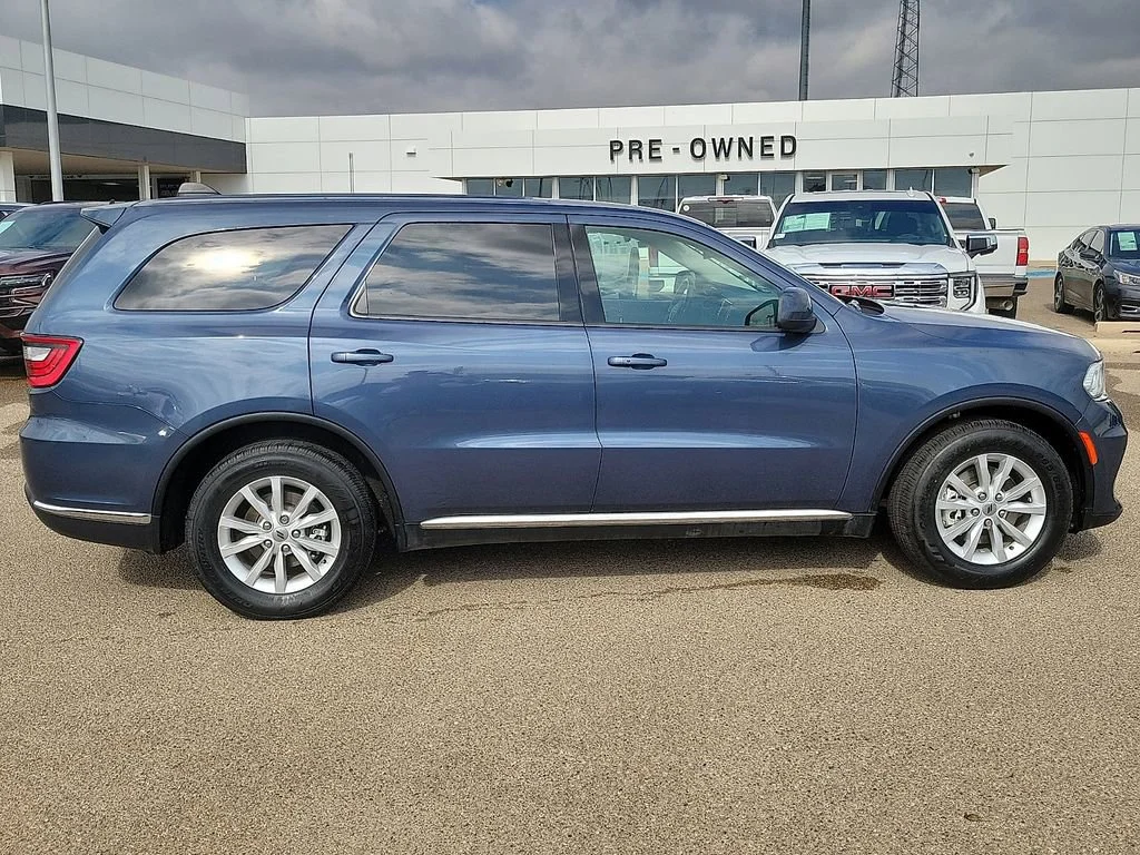 Used 2021  Dodge SXT image 12