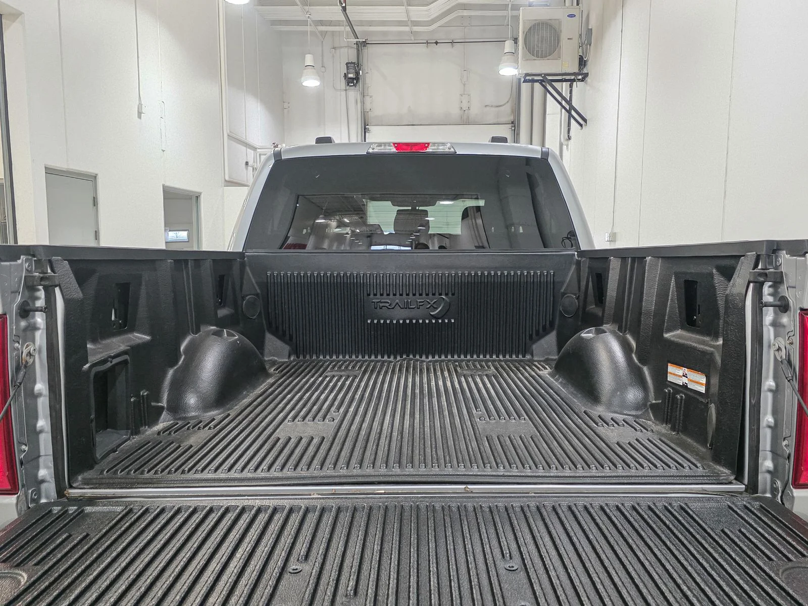 Used 2022 Silver Ford XLT image 17