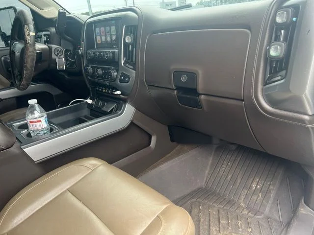 Used 2016 White Chevrolet LTZ image 19