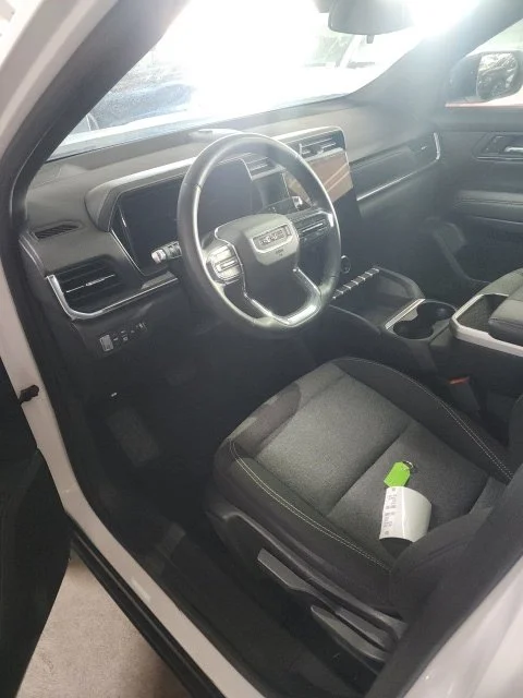 Used 2025 White GMC Elevation image 6