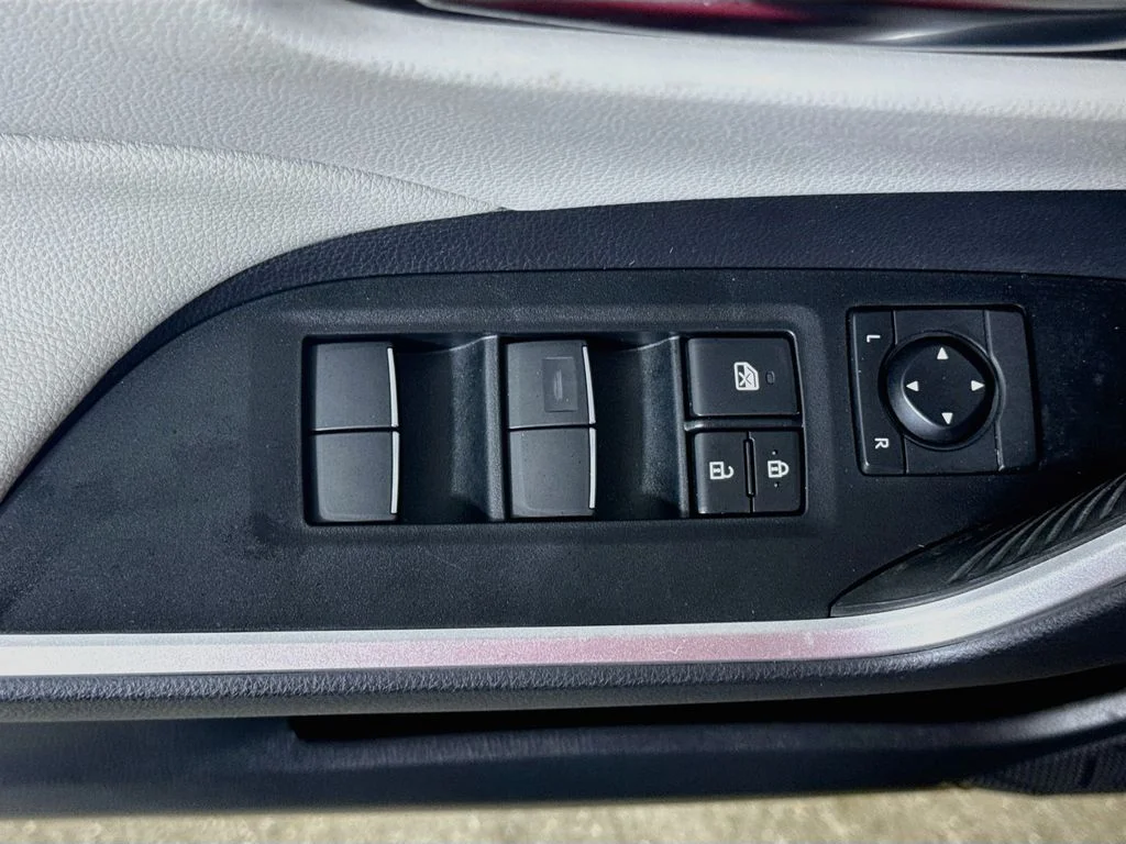 Certified Used 2019 Silver Sky Metallic Toyota XLE Premium image 17