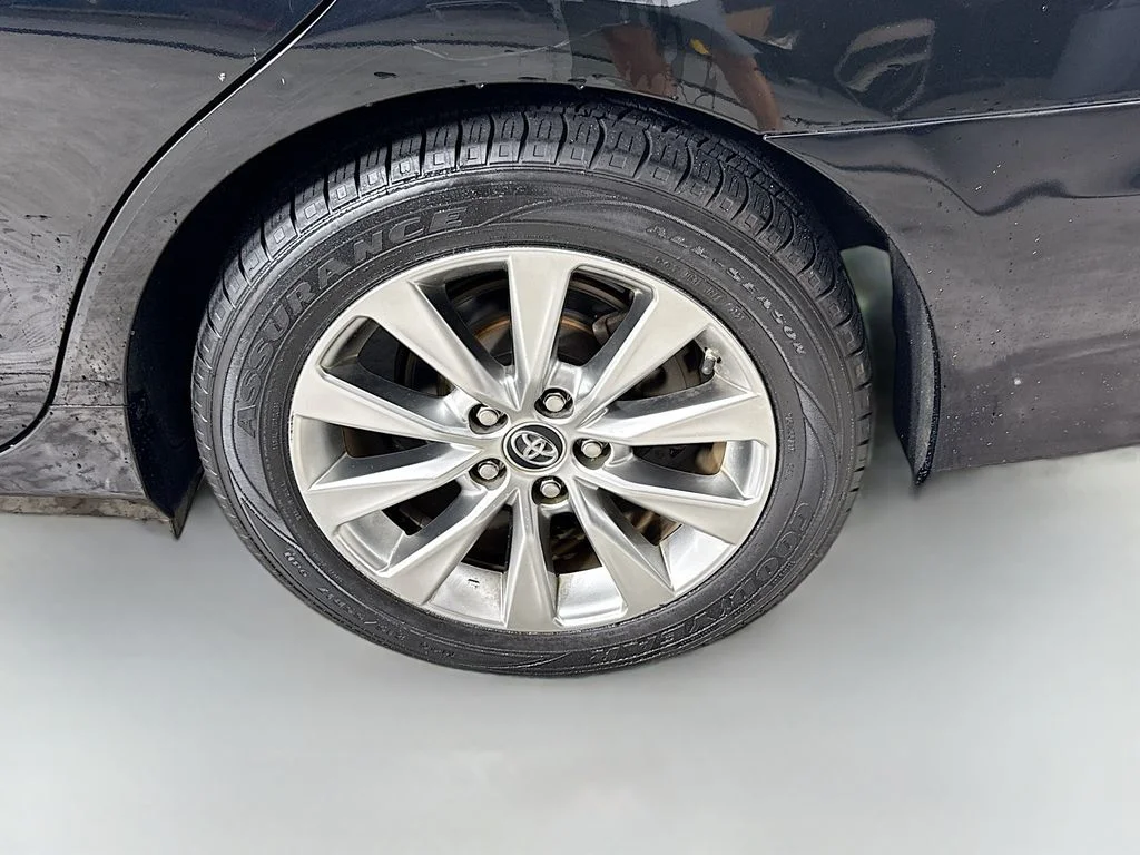 Used 2015 Attitude Black Toyota XLE image 31