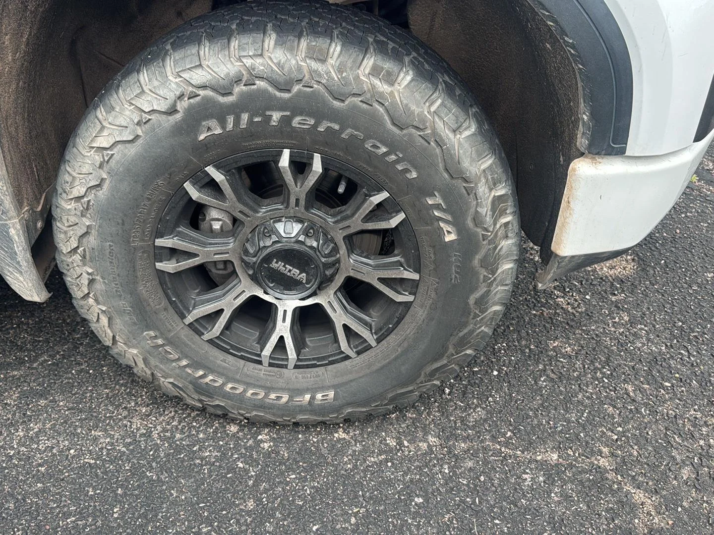 Used 2020 Summit White GMC AT4 image 3