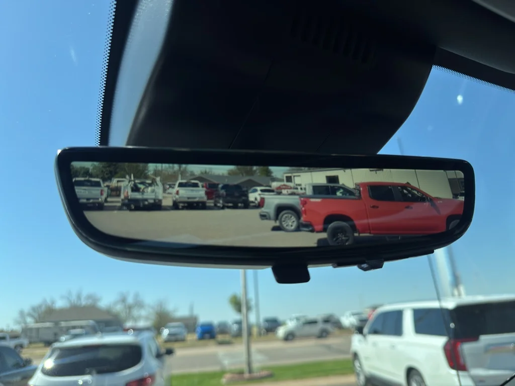 Used 2025 Summit White GMC AT4 image 33