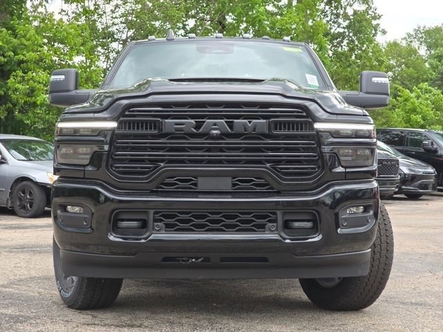 New 2026 Diamond Black Crystal Pearl-Coat Exterior Paint RAM Laramie image 3