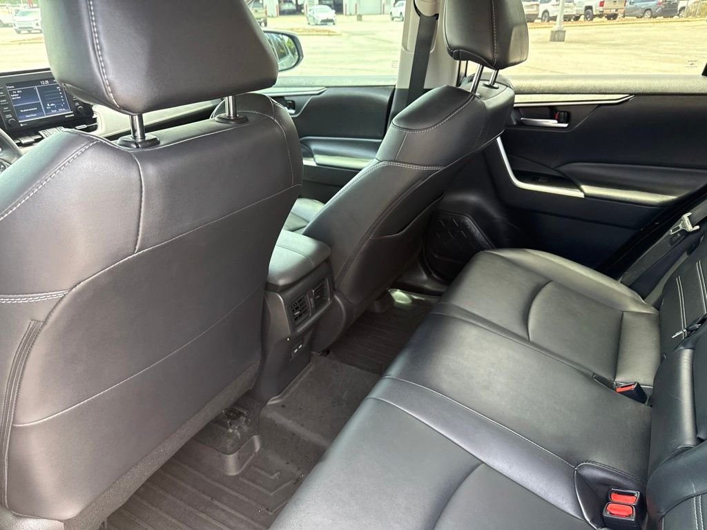 Used 2022 Silver Toyota XLE Premium image 16