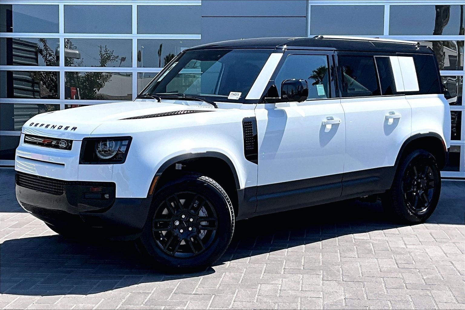 New 2026 Fuji White LAND ROVER S image 1