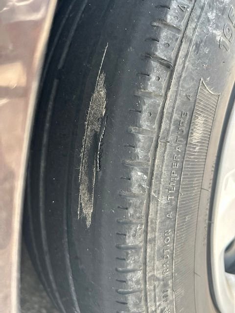 Used 2018 Silver Kia LX image 3