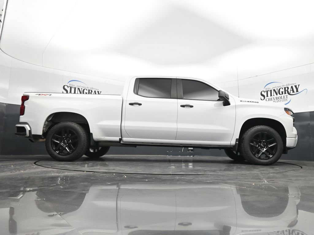 Used 2022 Summit White Chevrolet Custom image 33