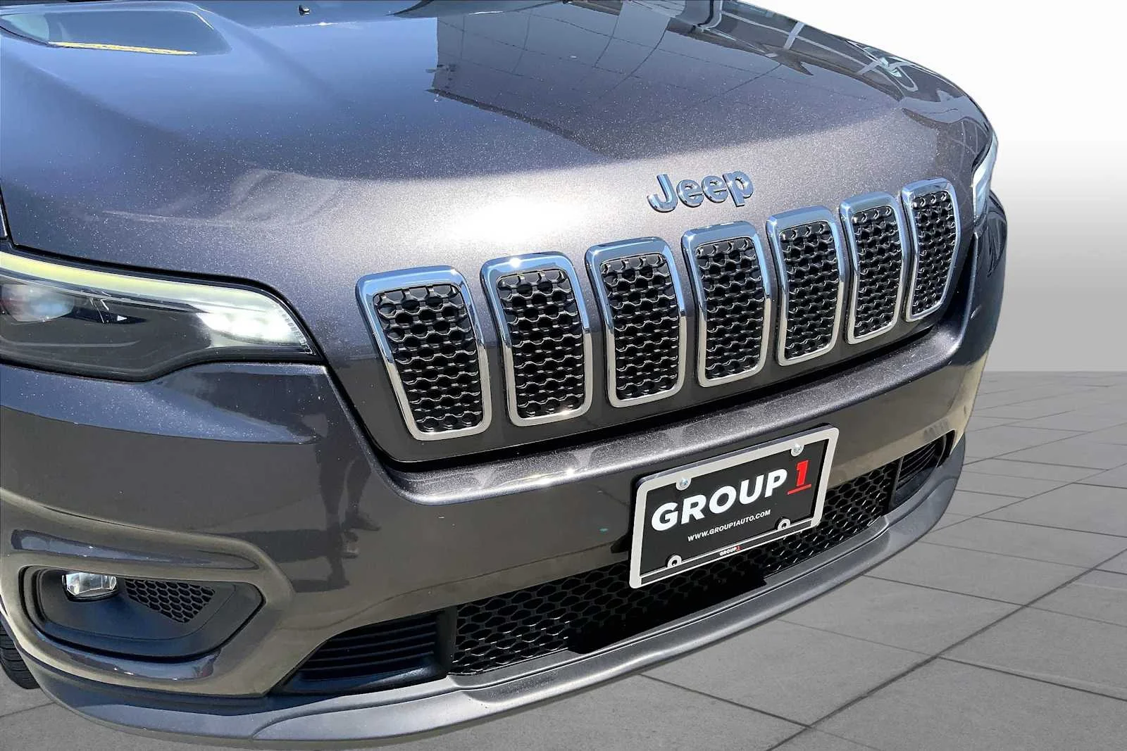 Used 2020 Granite Crystal Metallic Clearcoat Jeep Latitude Plus image 31