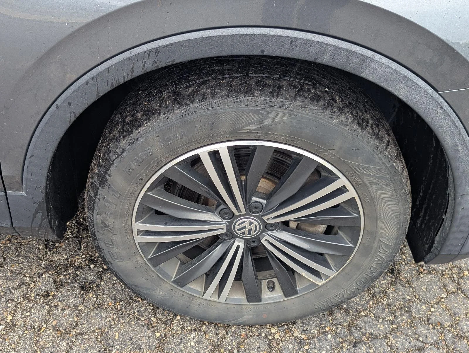 Used 2018 Platinum Gray Metallic Volkswagen SEL image 33