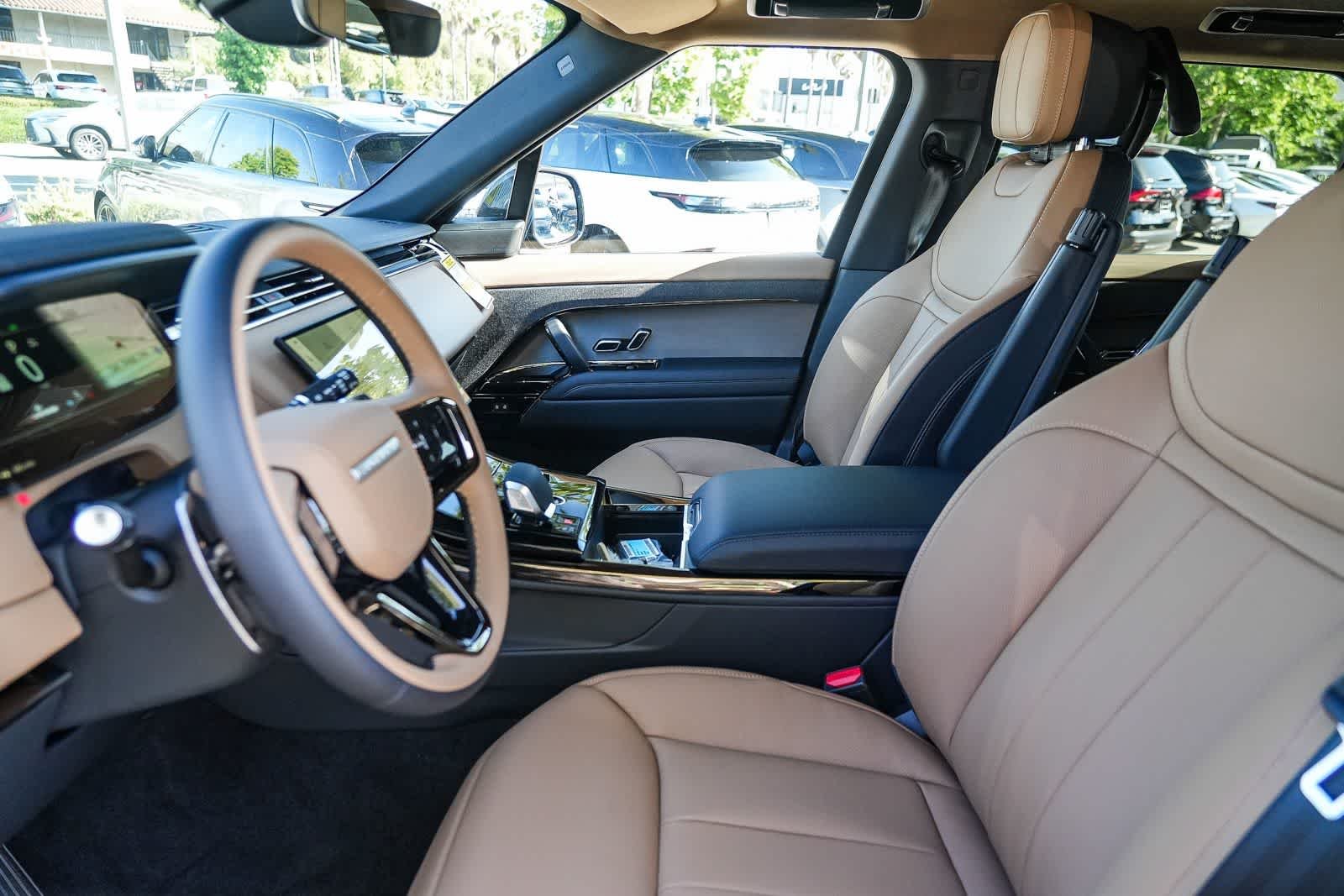 New 2026 Giola Green Land Rover Dynamic SE image 17