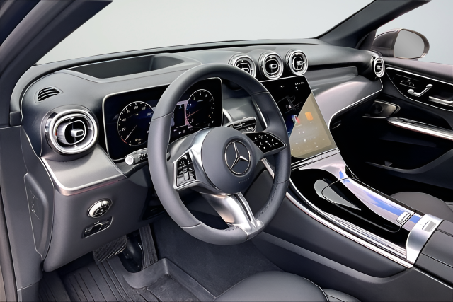 Used 2026 Gray Mercedes-Benz GLC 300 image 7