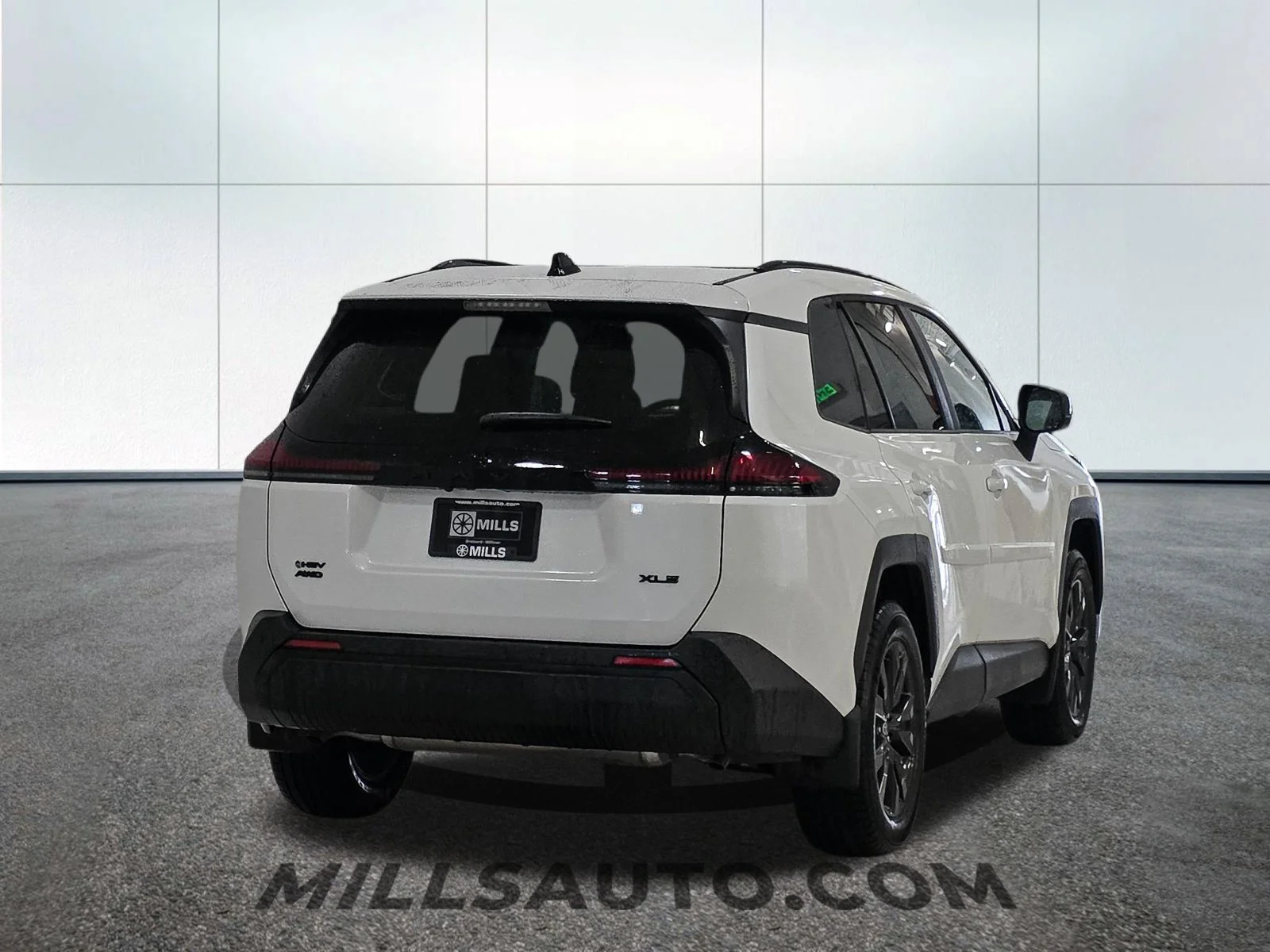 New 2026 Wind Chill Pearl <sup>1</sup> Toyota  XLE Premium image 7