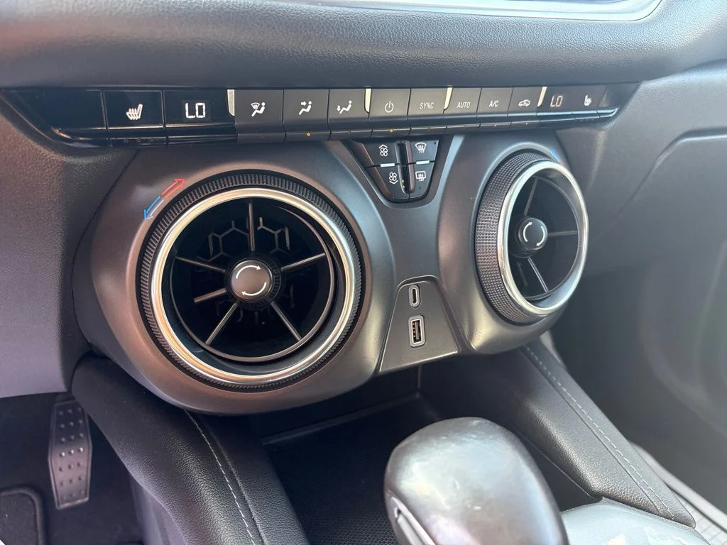 Used 2020 Midnight Blue Metallic Chevrolet LT image 18