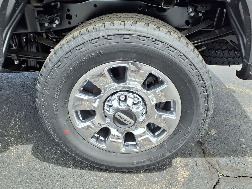 New 2026 Gray Ford Lariat image 8