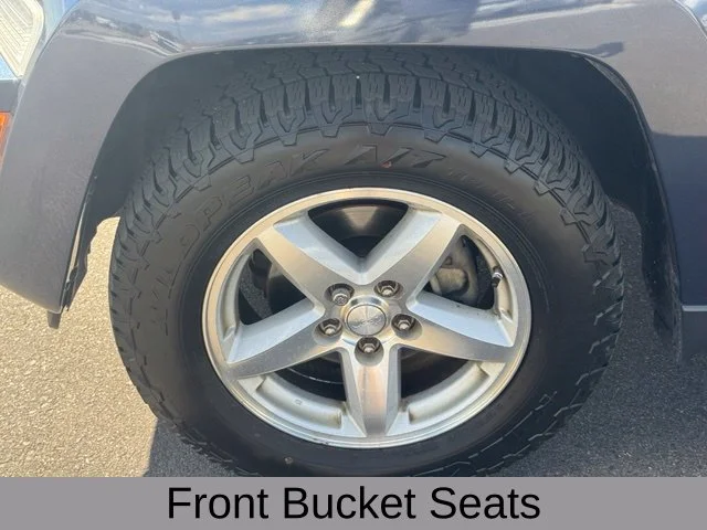 Used 2008 Blue Jeep Limited image 12