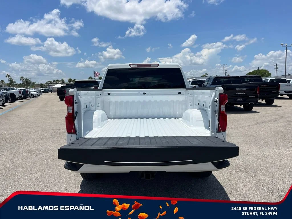 Used 2024 Summit White Chevrolet RST image 16