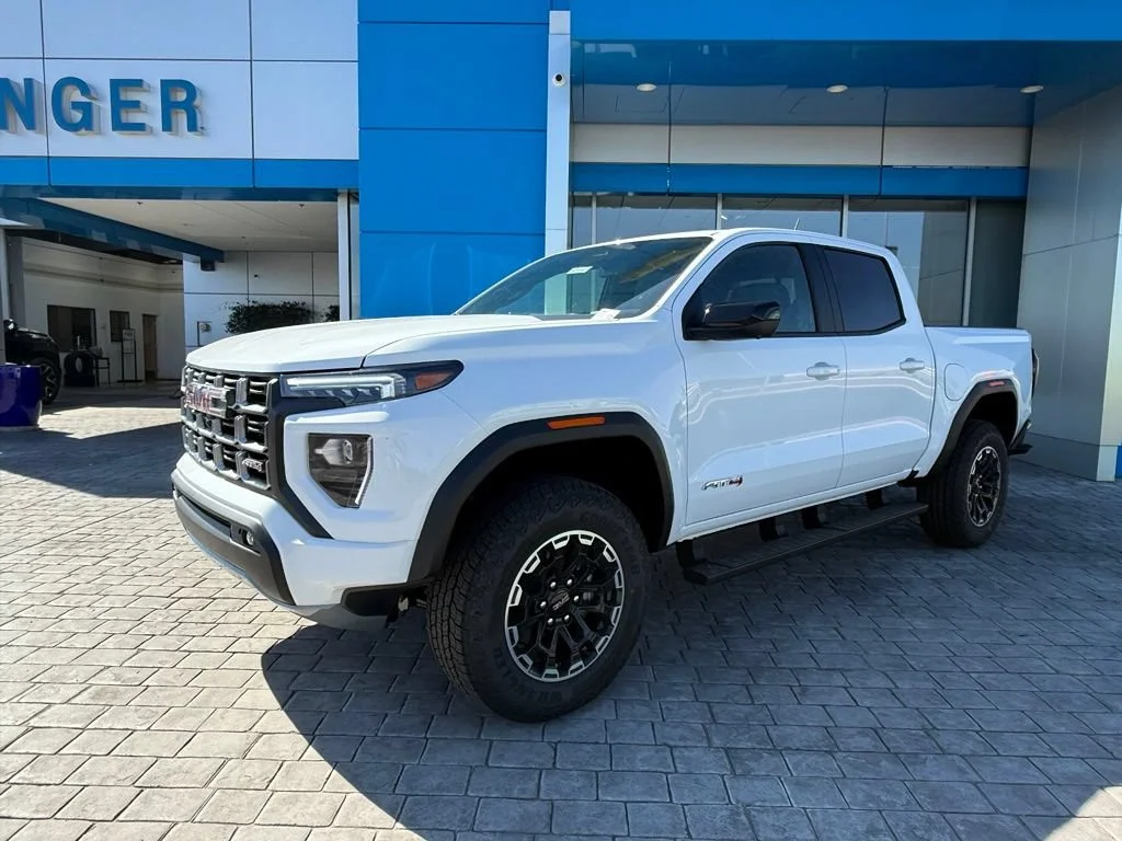 New 2026 Summit White GMC AT4 image 4