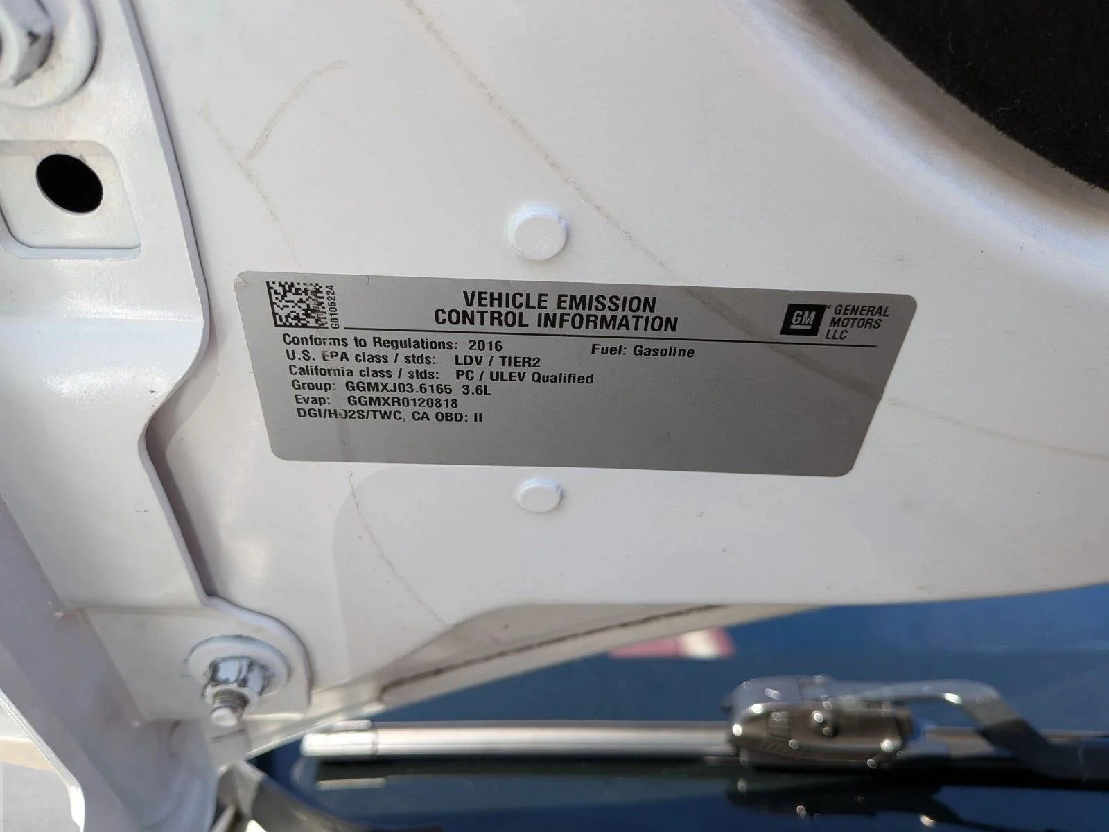 Used 2016 Crystal White Tricoat Cadillac Premium Collection RWD image 23